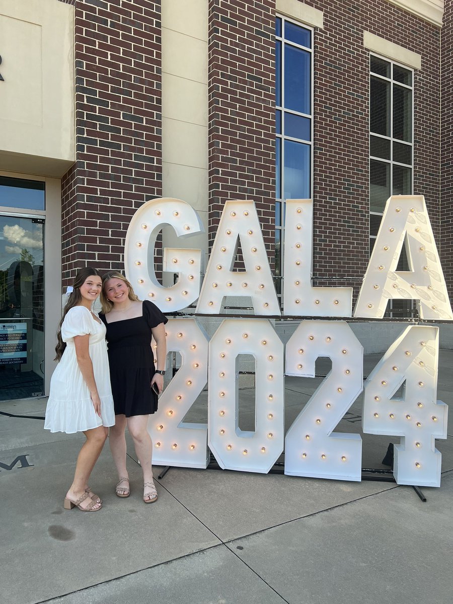LoganSmith_2026's tweet photo. Ended my sophomore season attending the 2024 Gala for Dorman High School.  I want to thank my coaches and teammates for believing in me and pushing me this season as I was awarded All Region for SCHSL Region 2 AAAAA. @SoftballRecruit @SBRRetweets https://t.co/56skphEYfP