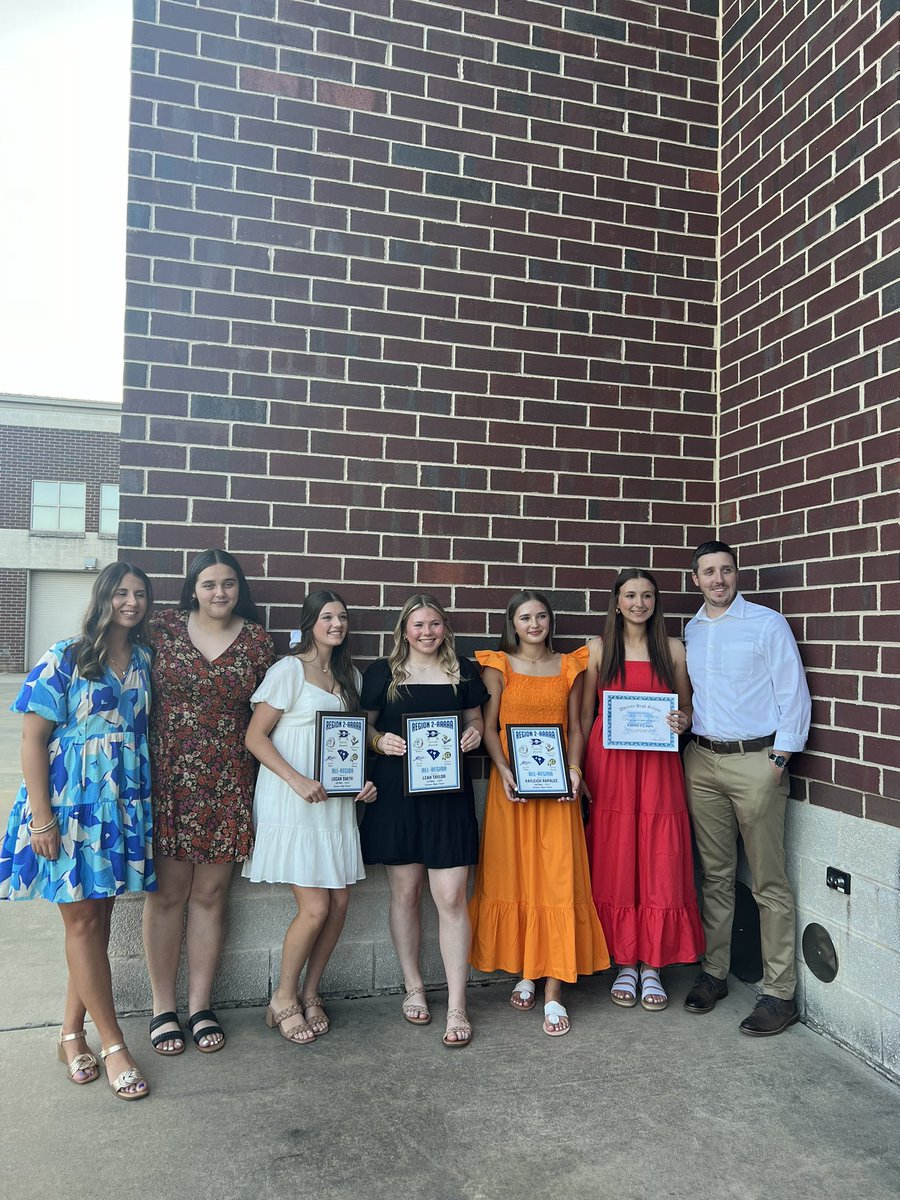 Logan Smith '26 (@logansmith_2026) on Twitter photo Ended my sophomore season attending the 2024 Gala for Dorman High School. I want to thank my coaches and teammates for believing in me and pushing me this season as I was awarded All Region for SCHSL Region 2 AAAAA. <a href="/SoftballRecruit/">Softball Recruit 🥎</a> <a href="/SBRRetweets/">Softball Recruiting Reposts</a> Ended my sophomore season attending the 2024 Gala for Dorman High School. I want to thank my coaches and teammates for believing in me and pushing me this season as I was awarded All Region for SCHSL Region 2 AAAAA. <a href="/SoftballRecruit/">Softball Recruit 🥎</a> <a href="/SBRRetweets/">Softball Recruiting Reposts</a>