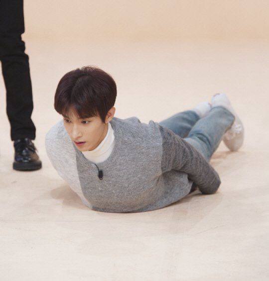 caratstalk's tweet photo. [17s] macam macam dokyeom

sender first : 
dokyeom ulet sagu https://t.co/pz65bA4Yip