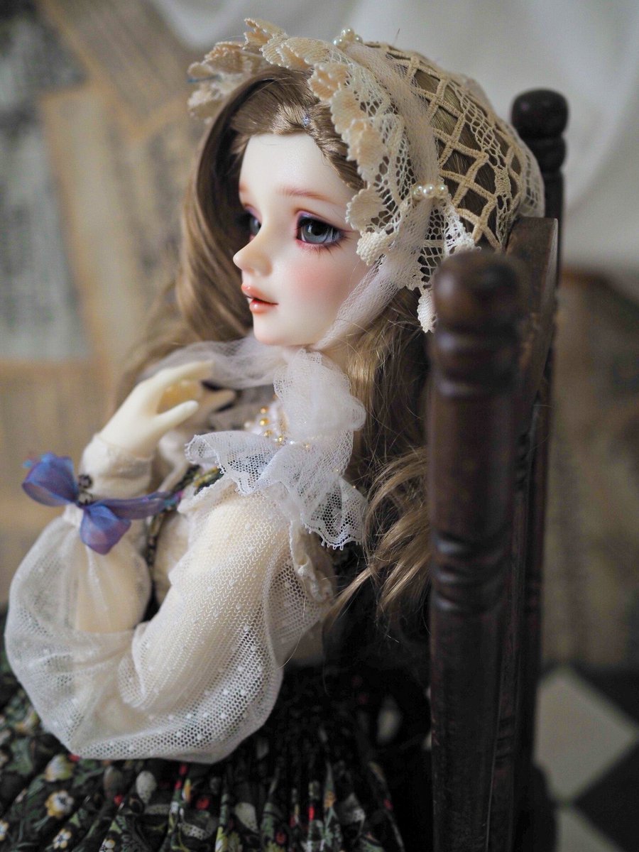 cha_doll_mo's tweet image. しれっとのせた新人ちゃんお披露目遅れたけど（いつも）
Xmasにお迎えしてたすみかワンオフ、
「聖凛　ひじり」です☺️💕

つきみさんメイクがほんとに美しいのと
女神様みたいな穏やかな表情に一目惚れしました〜🤍
我が家の癒し系美女担当🤲

wig: #MurmurCoco
#SD72番