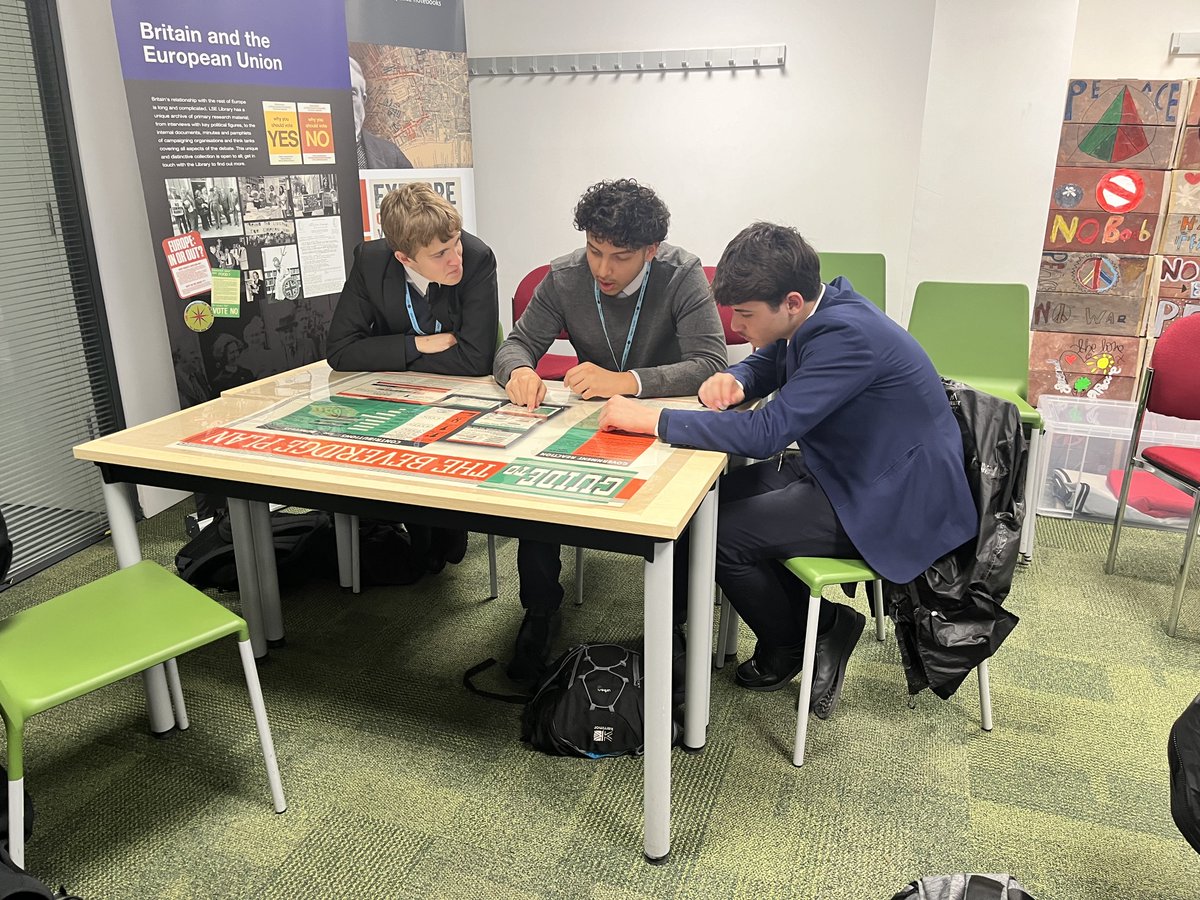 Sixth form students had an enriching trip to @LSEnews ! They enjoyed insightful presentations on university life, explored the campus, and delved into the history of the NHS and workhouses through interactive workshops. A day of learning and inspiration! @ArkSchools