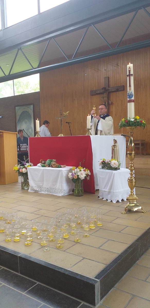 RadioMariaB's tweet image. Het was een gezegend Pinksterweekend bij Radio Maria.

Hier zijn nog enkele foto' s van de Eucharistieviering van Pinkstermaandag.