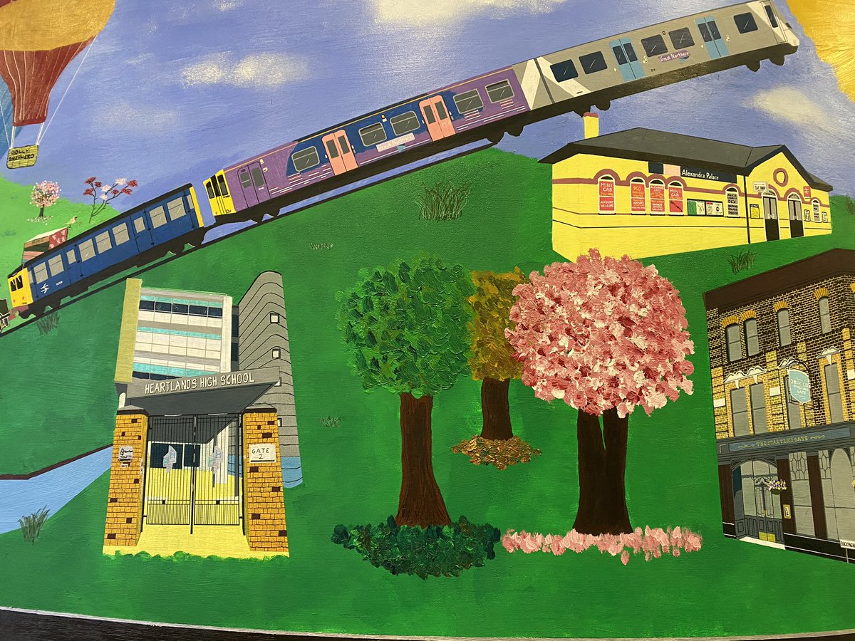 A pleasure to join Shadow Rail Minister <a href="/StephenMorganMP/">Stephen Morgan MP</a> &amp; the staff and friends of <a href="/AllyPallySt/">Friends AllyPallyStn</a> today to mark #CommunityRailWeek &amp; showcase how much brilliant volunteers do to bring colour, art &amp; nature to the station #MoreThanARailway <a href="/GTRailUK/">GTR</a>