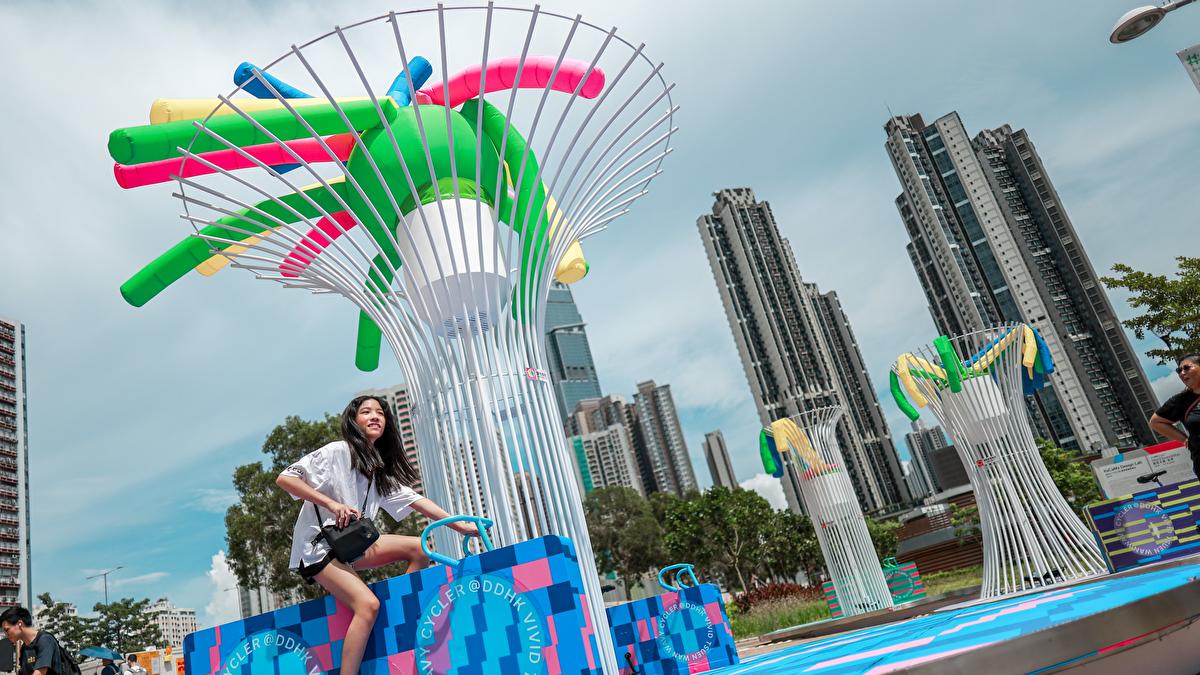 【香港盛事加碼 預計吸引170萬旅客】香港特區政府21日公佈2024年下半年香港盛事年表，預計今年有超過210項盛事舉行，吸引約170萬名旅客，將為香港帶來72億港元消費額。