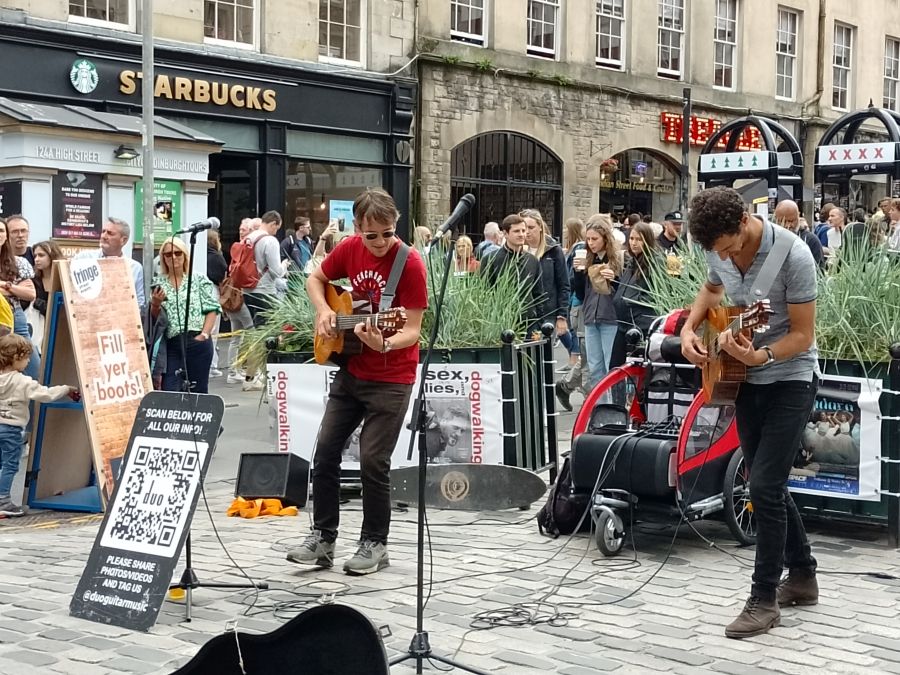 EDINBURGH. Royal Mile jamming. #Edinburgh #streetphotography #livemusic #guitar #Scotland #EdinburghFestival