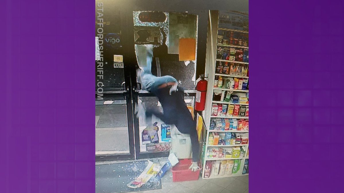 Surveillance photos show a man 'vaulting' through a broken window, landing face first on the ground before stealing two 18-packs of beer. trib.al/lEgPCUL