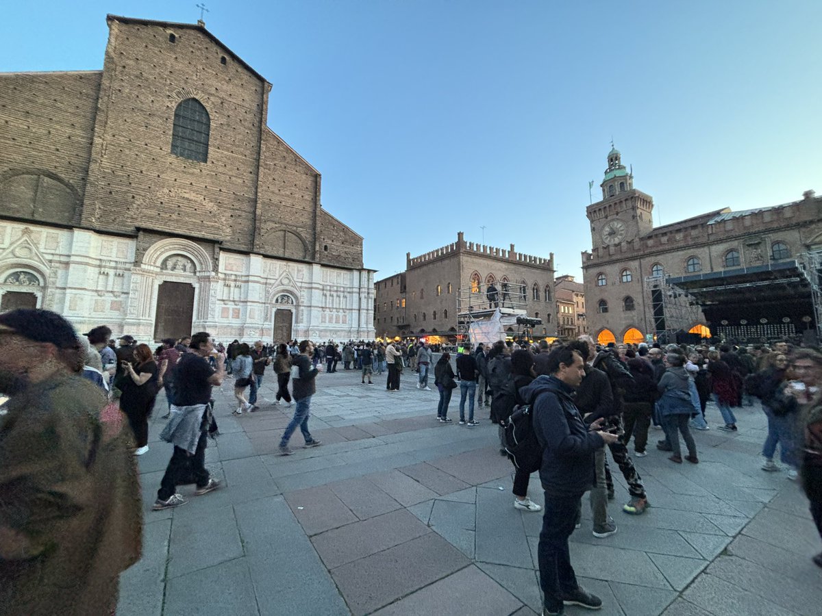 teddy1807's tweet image. #cccp #fedeliallalinea #bologna