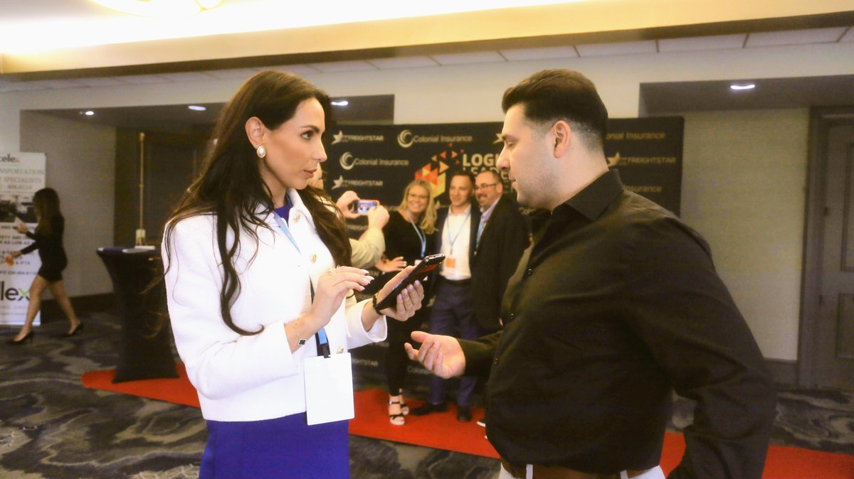 galkamalka_'s tweet photo. It was great moderating the Logistics Leaders Conference in Chicago and meeting trucking industry influencer Ronen Gilkarov from @ETTransport_CA https://t.co/gGONDB2rNL