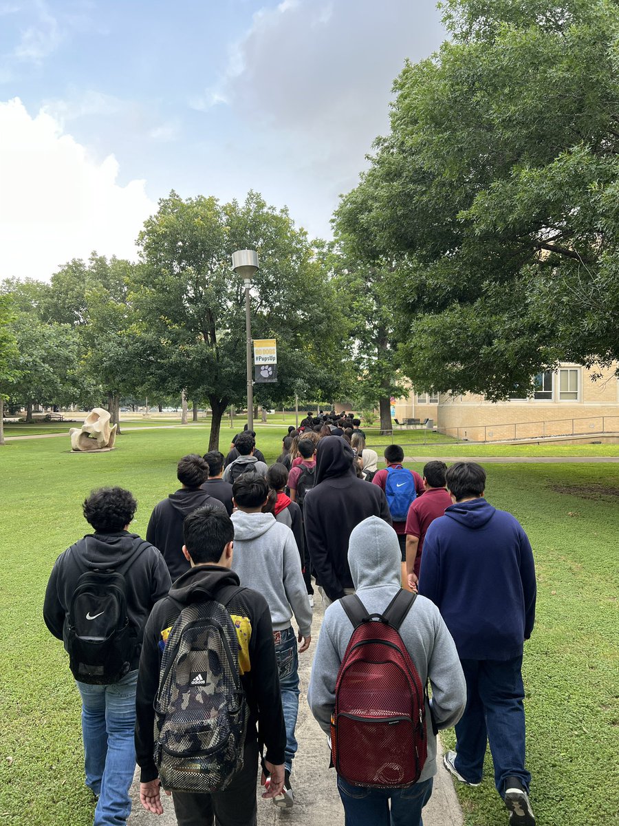 Great day @txlutheran with @Harris_MYP AVID & AVID Excel scholars! Thank you for opening up your doors for a middle school tour! @SAISD_CI @AVID4College @AVIDExcel @daliajohnstonA1 @cmmartinez_phd