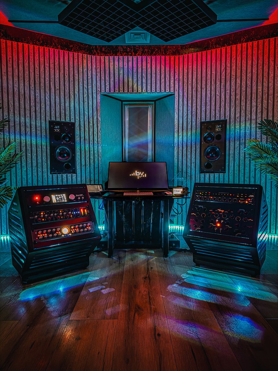 blackviewstudio's tweet image. Blavk View《BV》Mastering Spaceship 🛸
.
.
.
#blackviewstudio
#mixandmastering