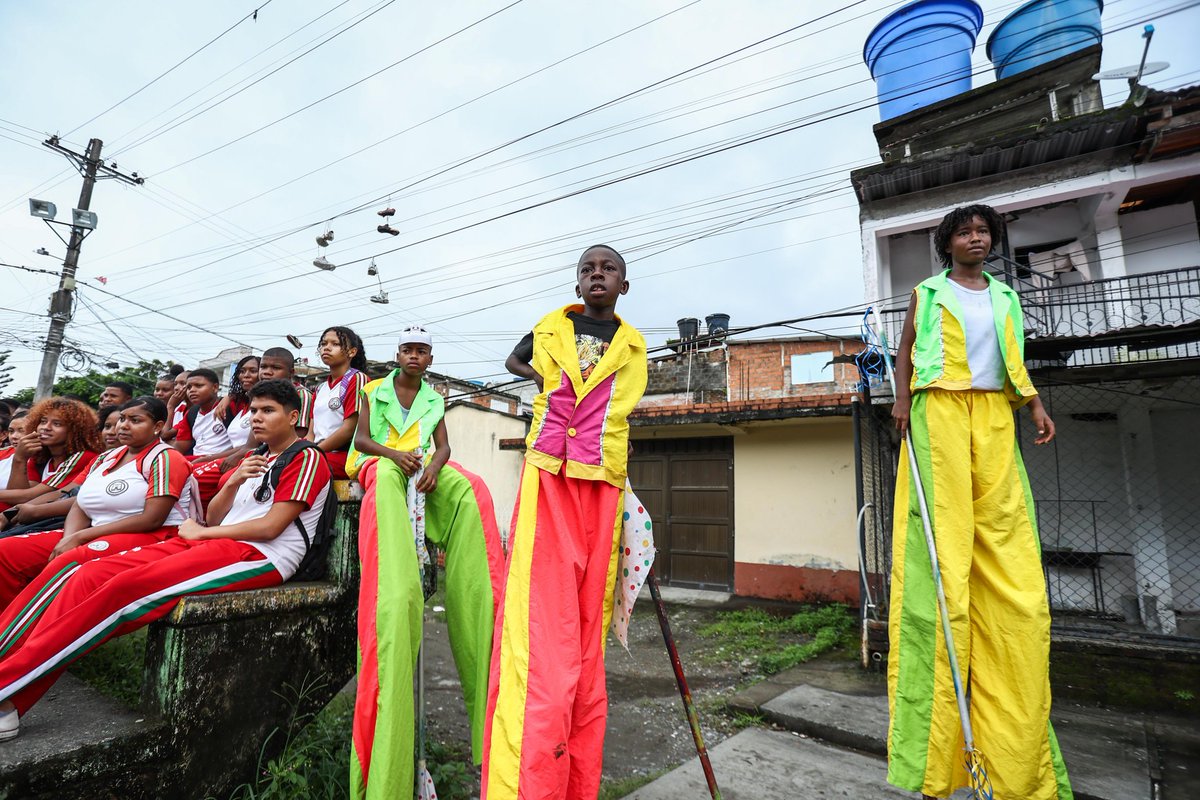 Acompañamos la conmemoración del Día de la Afrocolombianidad en Tumaco. Apoyamos la lucha de las comunidades afro, negras, raizales y palenqueras por la equidad, los derechos culturales y la justicia social. #CambioConJusticiaRacial. 🫶🏽