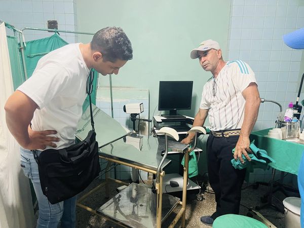 Recibe hoy la Dirección General de Salud en #Campechuela visita integral de la Dirección General de Salud en #ProvinciaGranma. Allí se constataron resultados de la labor de los trabajadores del taller de Electromedicina #GranmaVencerá con #AmorInfinito @YudelkisOrtizB