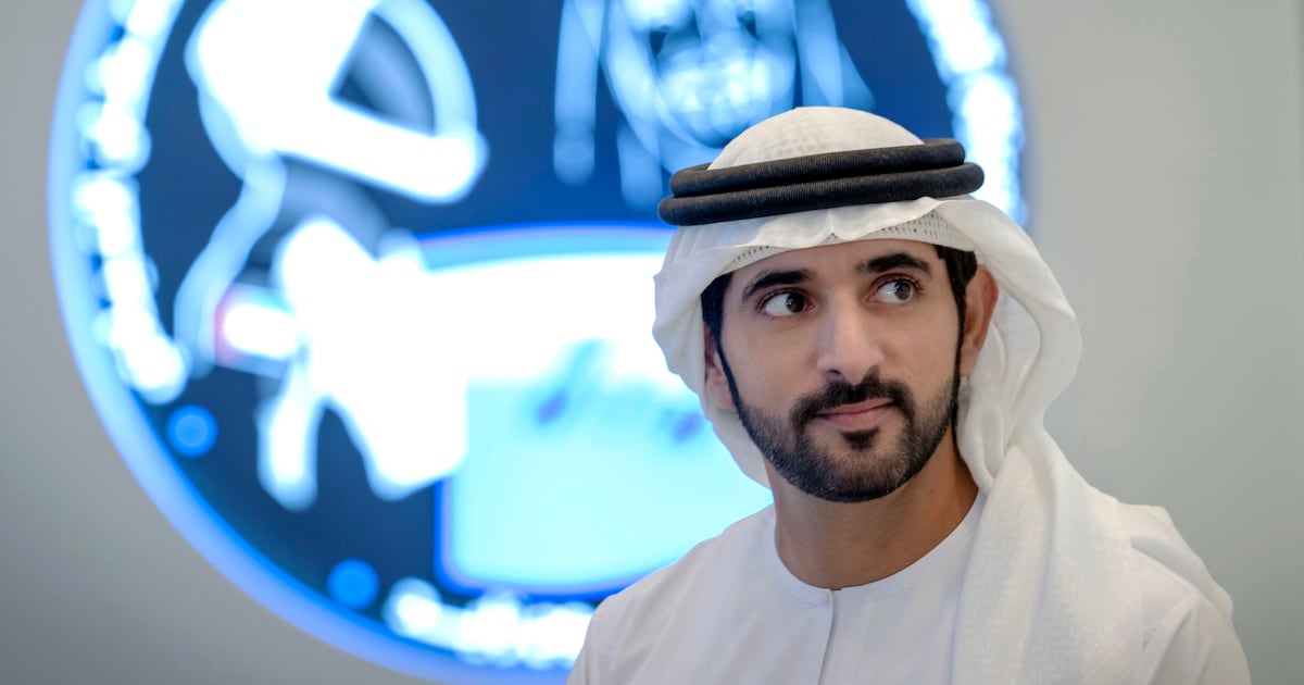 UAENews's tweet photo. Sheikh Hamdan announces plan to train one million engineers in AI prompting https://t.co/kvSSM3Au3e https://t.co/iNYNVMWFP1