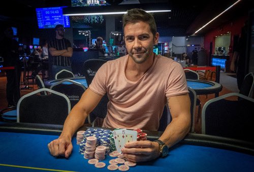 LaComunidad_poker tweet media