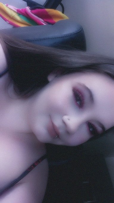 Not nsfw but I feel pretty https://t.co/9rk8Y4Iu4K<a href="/tag/onlyfans"class="tags"><span>#onlyfans</span></a><a href="/tag/sellingcontent"class="tags"><span>#sellingcontent</span></a><a href="/tag/buyingcontent"class="tags"><span>#buyingcontent</span></a><a href="/tag/nsf"class="tags"><span>#nsf</span></a>