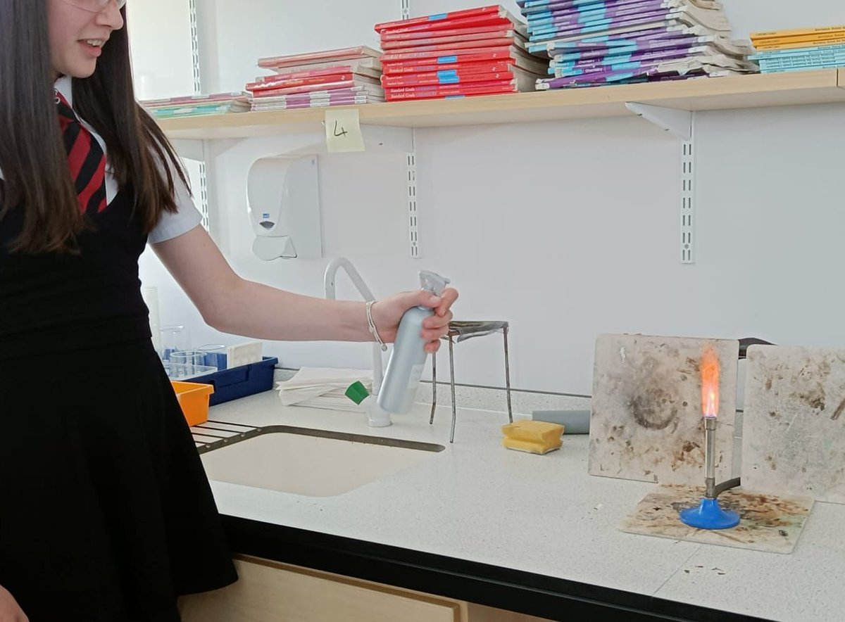 StJoAcadSci's tweet photo. Testing flame colours in Mr Hannah's S3 class today 🔥 @StJoAcad #Ambition https://t.co/TCEfT03XBD