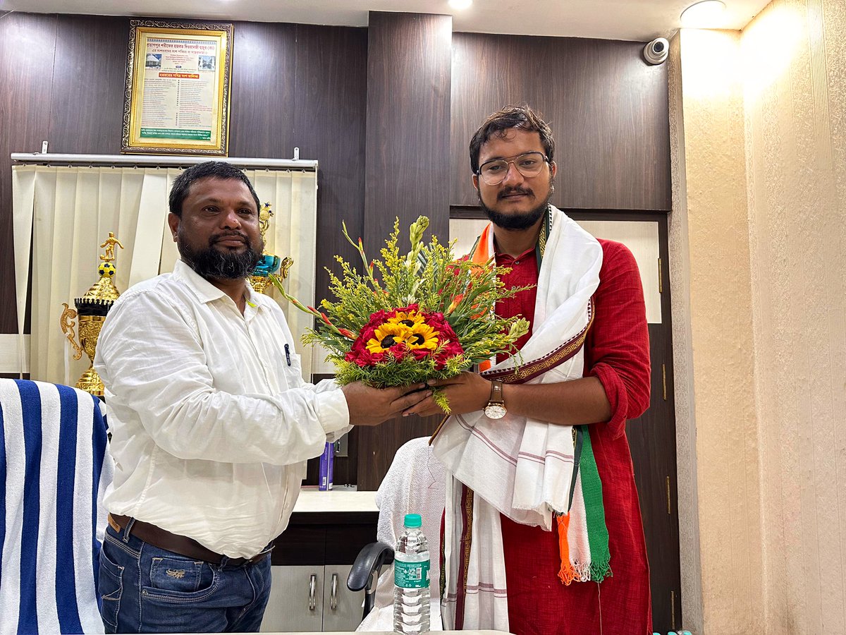 NilanjanDasAITC's tweet photo. All India Minority Association President Ruhul Amin extended support to @AITCofficial Tamluk candidate Debangshu Bhattacharya
On this occassion @AimaAll WB State Secretary Majid Bhai called on @ItsYourDev & offered wishes for his victory.
#TamlukeDebangshu
#LokSabhaElections2024 https://t.co/DluVeOHnuJ