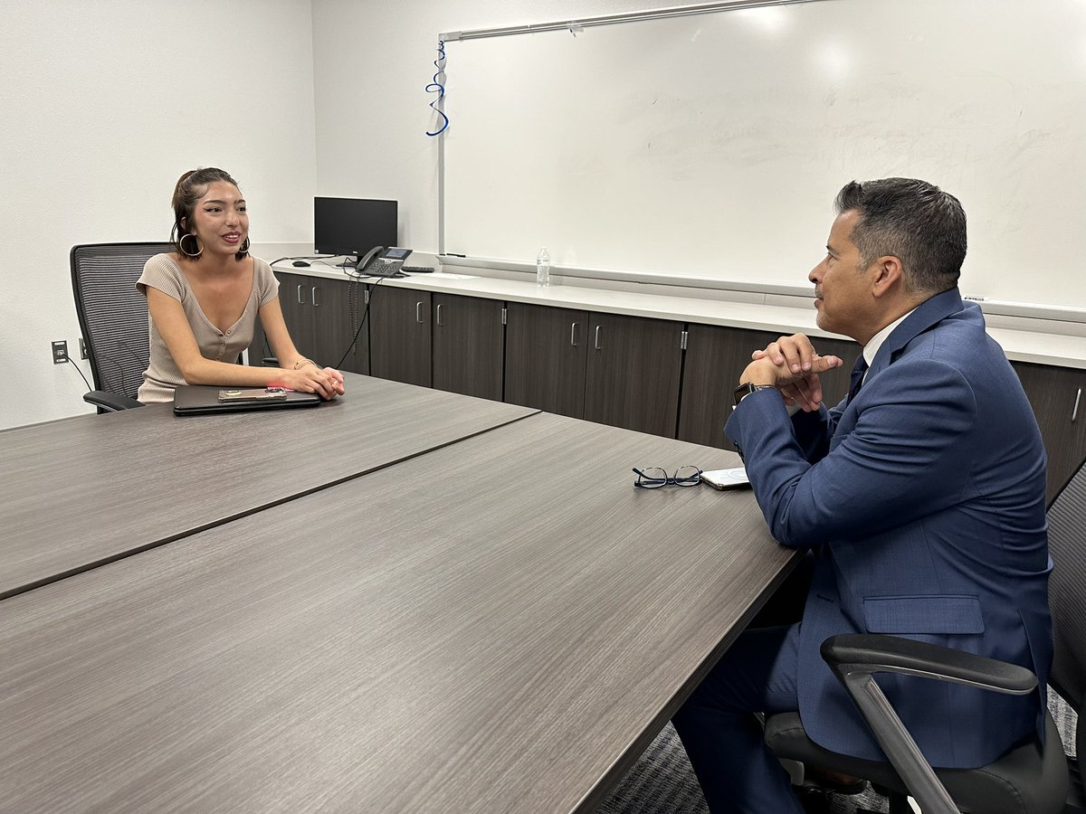 Acting Supt @jim_vasquez20 ended his visits to all 51 #TeamSISD schools having great conversations with @WDSlider_MS student Aaron Olguin and @Socorro_HS1 student Viviana Madrid about their thoughts on doing what is best for all students and the community. We are better together!