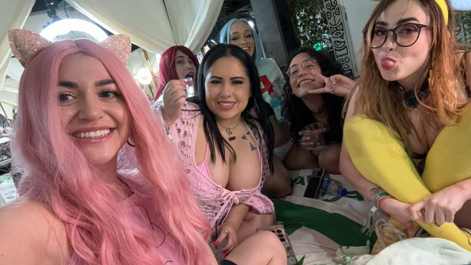 God I love us @RpgMorgana @Kamilabbxoxo @MissTerraForest @MaidenHellxo @LunaHayesMFC ❤️😍 https://t.c<a class="tags" target="_blank" title="On Twitter" href="/?out=eyJ0eXAiOiJKV1QiLCJhbGciOiJIUzUxMiJ9.eyJpYXQiOjE3MjQzMjU0MTIsImlzcyI6InR3cG9ybnN0YXJzLmNvbSIsIm5iZiI6MTcyNDMyNTQxMiwiZXhwIjoxNzU1ODYxNDEyLCJyZWRpcmVjdF91cmwiOiJodHRwczovL3R3aXR0ZXIuY29tL1JwZ01vcmdhbmEifQ.qrC3PdfexBiSfbo_eJx-61UivwHpr_w1bSmreW6IGemOsADPL2gCq0rj-vEJ_lbSQK4-_hAg9kTybqaS2ps8FA">@RpgMorgana</a><a class="tags" target="_blank" title="On Twitter" href="/?out=eyJ0eXAiOiJKV1QiLCJhbGciOiJIUzUxMiJ9.eyJpYXQiOjE3MjQzMjU0MTIsImlzcyI6InR3cG9ybnN0YXJzLmNvbSIsIm5iZiI6MTcyNDMyNTQxMiwiZXhwIjoxNzU1ODYxNDEyLCJyZWRpcmVjdF91cmwiOiJodHRwczovL3R3aXR0ZXIuY29tL0thbWlsYWJieG94byJ9.VeVWEGcQ4d_pWrHLDSiPI00JF5zFJxnpVfIRLw3rU_UFC6xwGkVzWvLEH5E-mZkOxpLIJGXZTReZr_otKQFf7Q">@Kamilabbxoxo</a><a class="tags" href="/tag/missterraforest">@missterraforest</a><a href="/tag/onmfc"class="tags"><span>#onmfc</span></a>