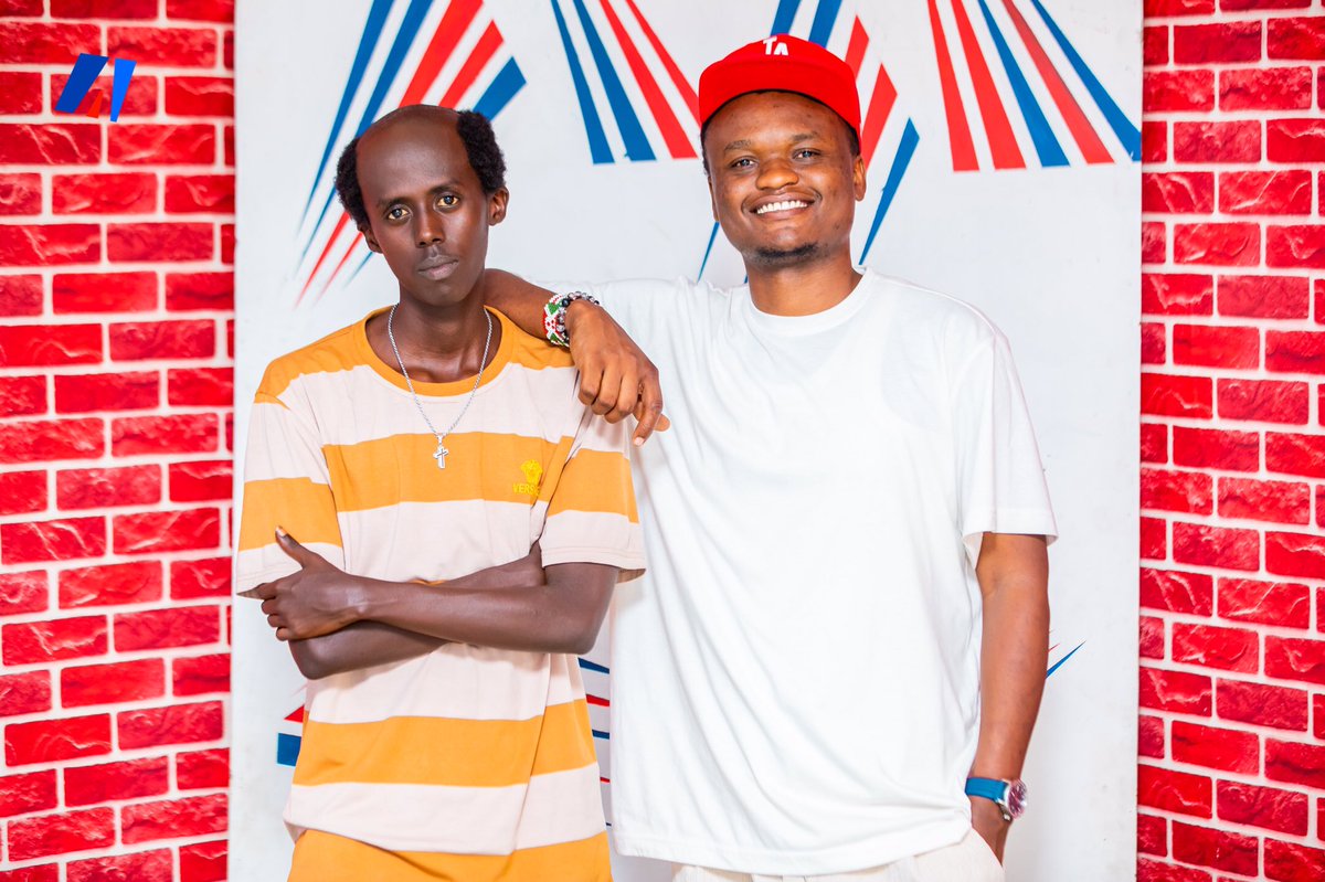 akezanet's tweet photo. 🔴 Ibiganiro vy’ama clips vyagenze neza. Vuba @johnelarts agiye kubaha clipvidéo ya mbere ya @stylozoff .

#lesbeautesdecheznous #akezanet #Wumveeh #music #Burundi https://t.co/kchbvVoheU