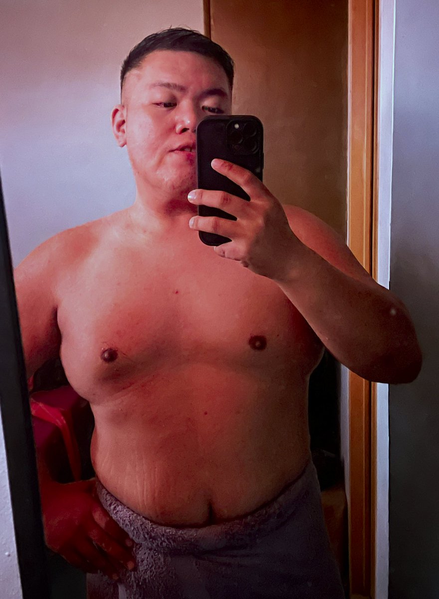 krisford37's tweet photo. Anyone for cuddle? 
#cuddlebuddy 
#chubbybears 
#bears
#chubby https://t.co/erOpEWkJfU