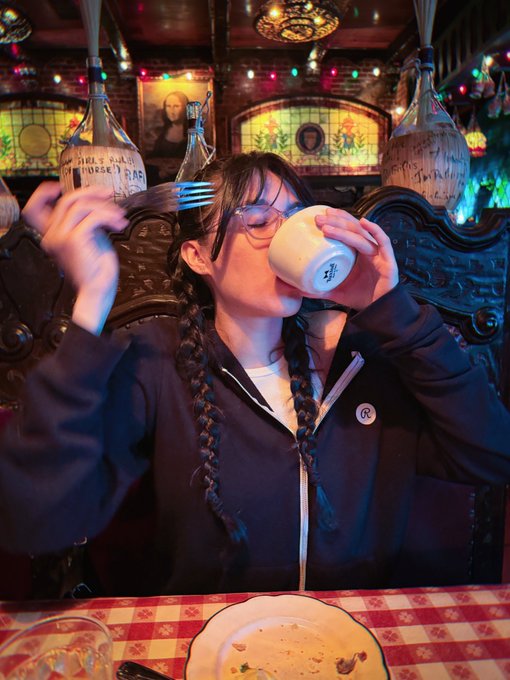 &ldquo;Odds on you drinking that entire cup or marinara sauce?&rdquo; @lexxximariah https://t.co/Yrt8Fx3vkx<a href="/tag/losangeles"class="tags"><span>#losangeles</span></a>