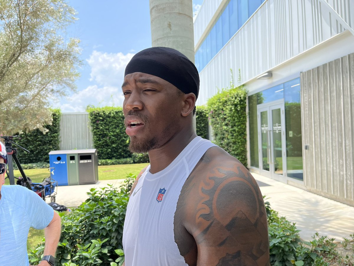 Dolphins safety Jevon Holland called it a “complete 180” playing under new DC Anthony Weaver’s coaching style after having Vic Fangio last year.

Is it because he has been in players’ shoes?

“I just think it’s the fact that he’s a good person that makes a difference.”