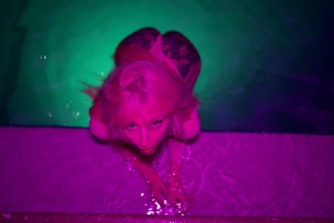 Look it&rsquo;s me outside instead of my camroom ✨ https://t.co/RKhlyjIyVd<a href="/tag/mvsales"class="tags"><span>#mvsales</span></a>