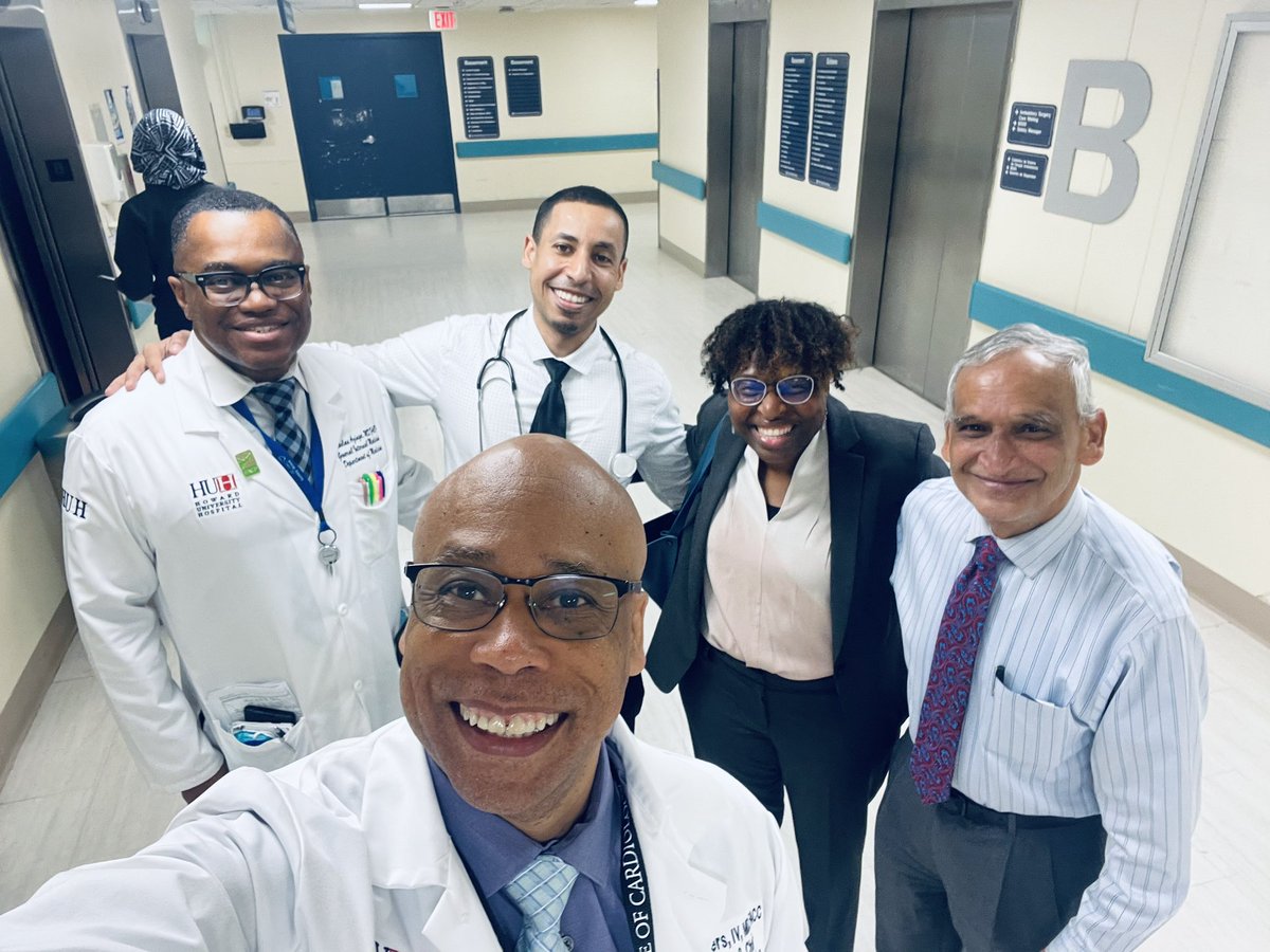 Can’t help but smile when this all-star team @HowardU Hospital assembles to fight Cancer. L-R (behind me): Gen Int Medicine, Hem-Onc, Breast Surgeon, Hem-Onc. Our new director of Breast Surgery, Dr Williams (in the blazer) just gave a very informative Grand Rounds. #HU #Mission
