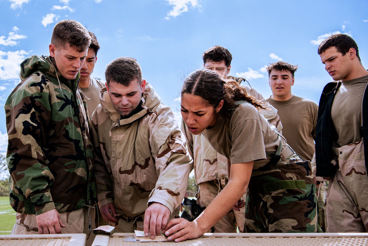 Preppies at the U.S. Air Force Preparatory School faced a rigorous two-day challenge that put their military skills to the test! 🪖 Check out all of our photos on Flickr📸: flickr.com/photos/af_acad… #PrepSchool #huskystrong #preppies4life #FitToFight #MilitaryTraining
