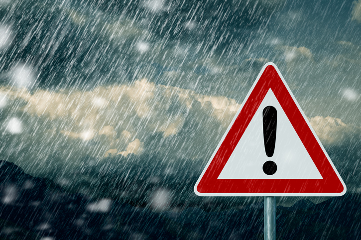 ⚠A @metoffice yellow weather warning for rain has been issued for tomorrow and Thursday⚠ Heavy rain may cause some flooding and disruption to travel in our area of the country - please be especially careful if you are driving. Find out more👉orlo.uk/87KuG