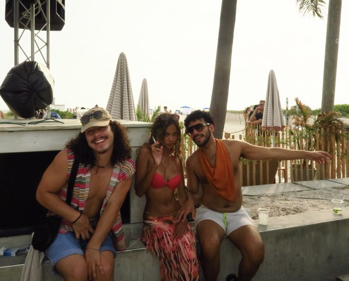 Da girls and da gays https://t.co/13EsgBBQvS<a href="/tag/noordinary"class="tags"><span>#noordinary</span></a><a href="/tag/taiaysha"class="tags"><span>#taiaysha</span></a>