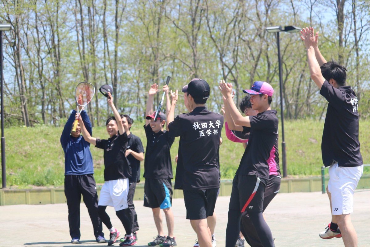 AkitaMedST's tweet photo. 春季北医体   結果報告

男子団体   準々決勝敗退
女子団体           〃

男子個人
ベスト8   沼田･桑原
ベスト16   鈴木･椎名
ベスト32   森津･一倉
                   福井･大西

女子個人
ベスト4   横井･安部
ベスト16   池田･平塚
ベスト32   船木･松橋
                   田口･若井 https://t.co/Li3YKKd4OZ