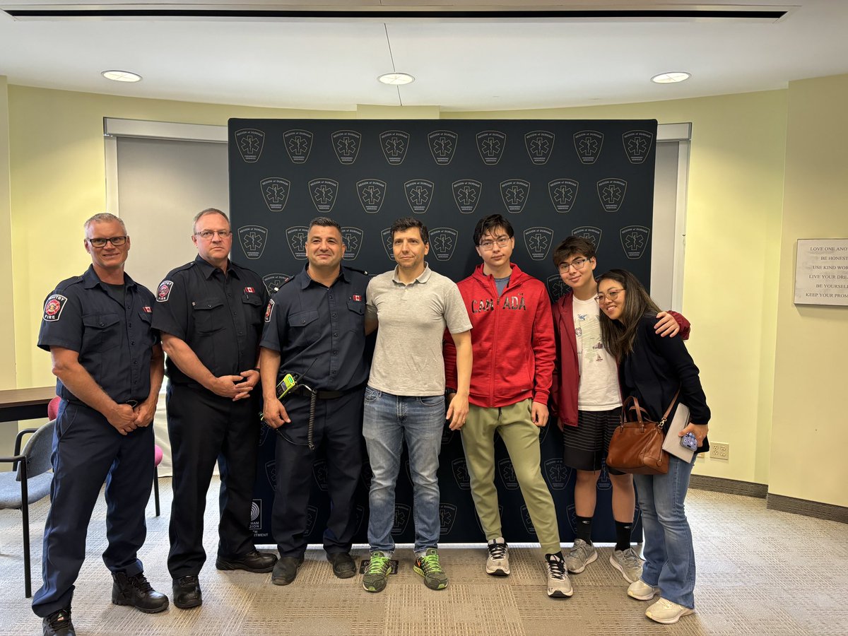 Last week our Paramedics, Ambulance communicators & @WhitbyFire had the opportunity to meet with a cardiac arrest survivor! 
Congrats to everyone for giving this patient a new lease on life!