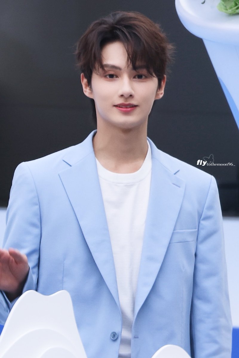 𝐟𝐥𝐲𝐦𝐞𝐭𝐨𝐭𝐡𝐞𝐦𝐨𝐨𝐧 (@flytothemoon96_) on Twitter photo 