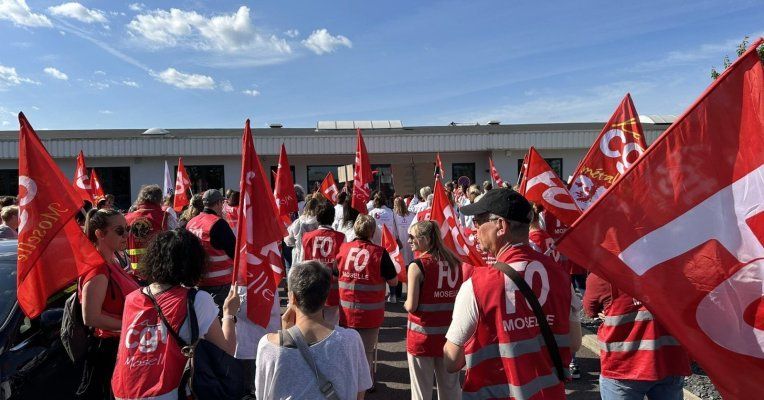 force_ouvriere's tweet photo. #Grève historique pour les #salaires dans les laboratoires #Biogroup à l’appel de FO.
La principale revendication concerne les salaires, alors qu’aucune augmentation générale n'a été accordée dps 5 ans. Les négociations devaient reprendre aujourd'hui. >>https://t.co/6QElKxqpfr https://t.co/dwZZO3XDU5
