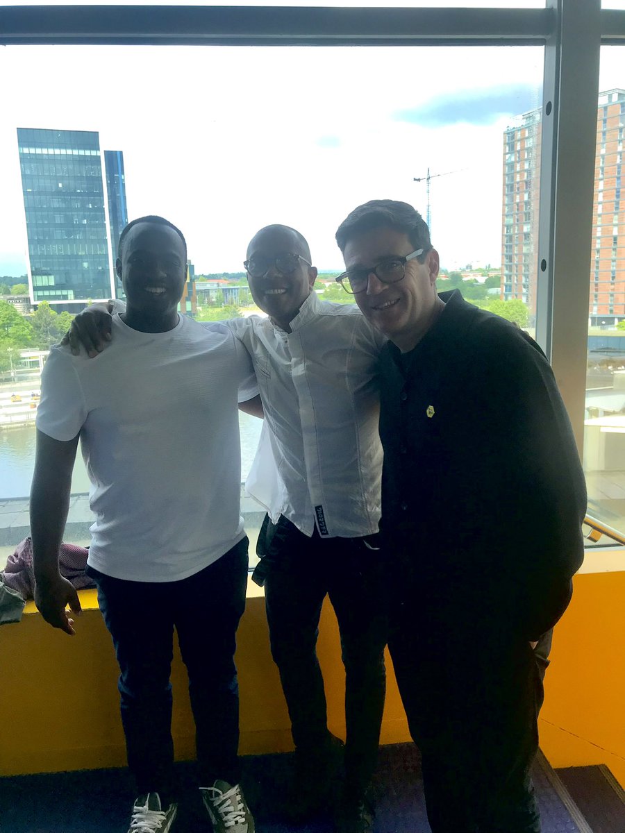 Namiuki_'s tweet photo. A 📸 with @AndyBurnhamGM at GM Livewell gathering today. 

A lot of shared best practice on Wealth, Health led by communities. https://t.co/kFLaC50jxY