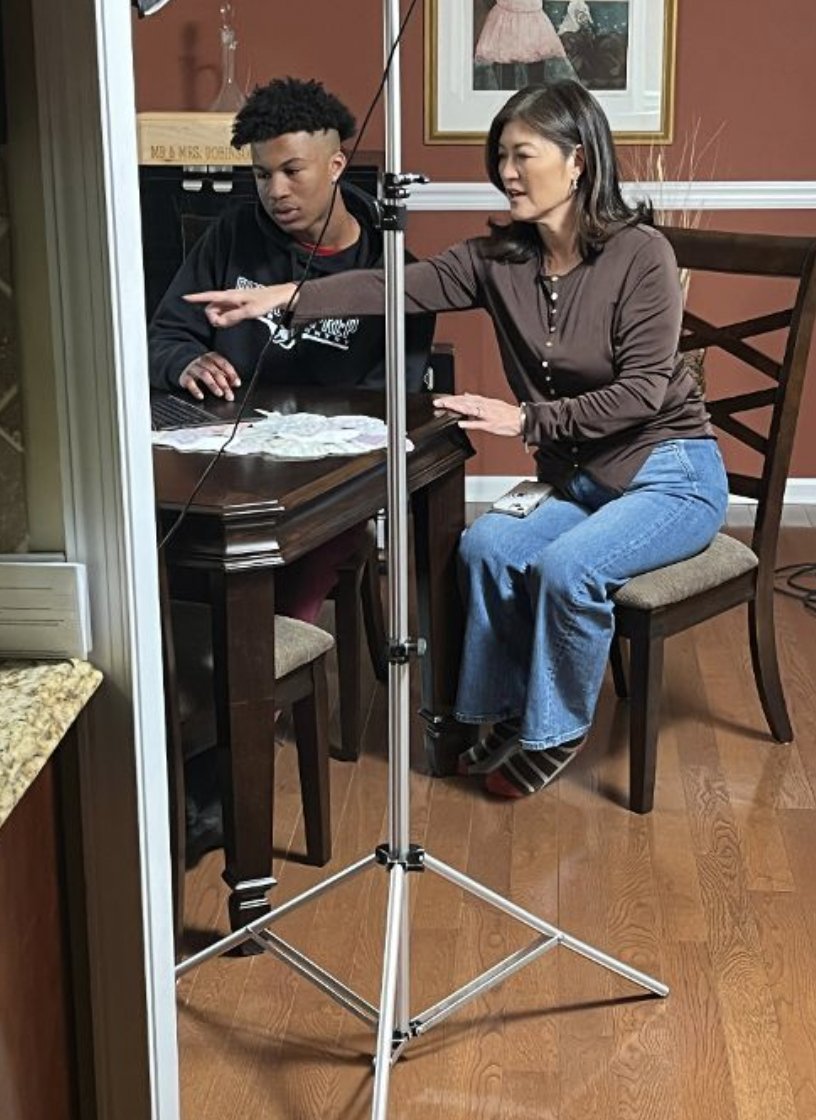 Our student was on Good Morning America this morning. I will be on GMA tomorrow morning (with a second student of ours). Excited to share tools &amp; strategies Beyond BookSmart has developed over the past 18 years.
#BeyondBookSmart #WorkSmart #BrainTracks #ExecutiveFunction