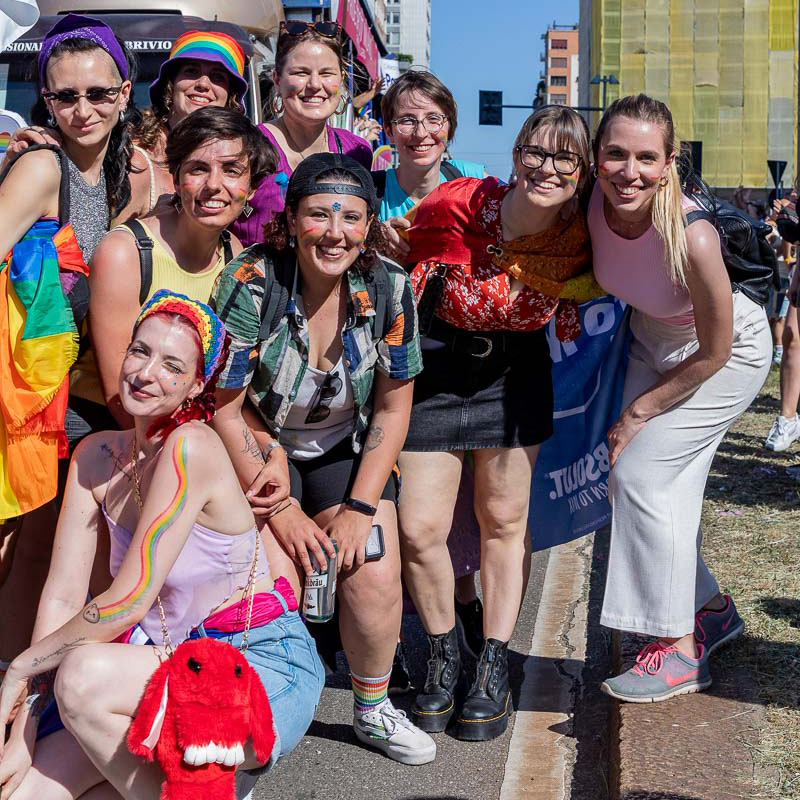 The rainbow squad 🌈 (manca poco all'inizio del Pride Month!). Tutte le info su: milanopride.it #MilanoPride