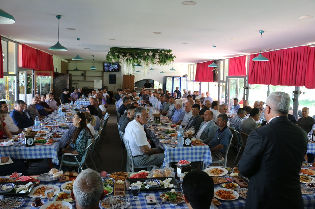 TCPazarcikBel's tweet photo. Belediye Başkanımız Sayın Av. Haydar İKİZER, değerli Muhtarlarımız ve Belediye Meclisi Üyelerimiz ile birlikte kahvaltı programında bir araya gelerek mahallelerimizin sorunları hakkında fikir alışverişinde bulundu. https://t.co/envDdkeM8P