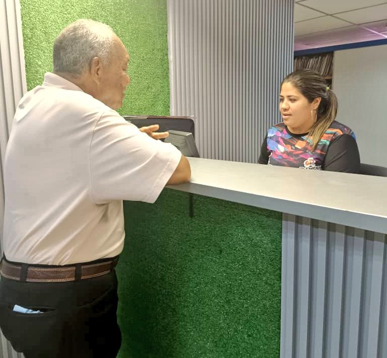 GuaraLuisJonas's tweet photo. #EsNoticia🗞️| 🏗️✍️Más de 180 solicitudes en certificaciones urbanísticas han atendido equipos de #DPCU en lo que va del mes Mayo 2024 ejecutando la simplificación de trámites orientada por alcalde @LuisJonasReyes
#21May
#VenezuelaSeCrece
#NaguaraLuisJonas https://t.co/4oDEmiSn5z