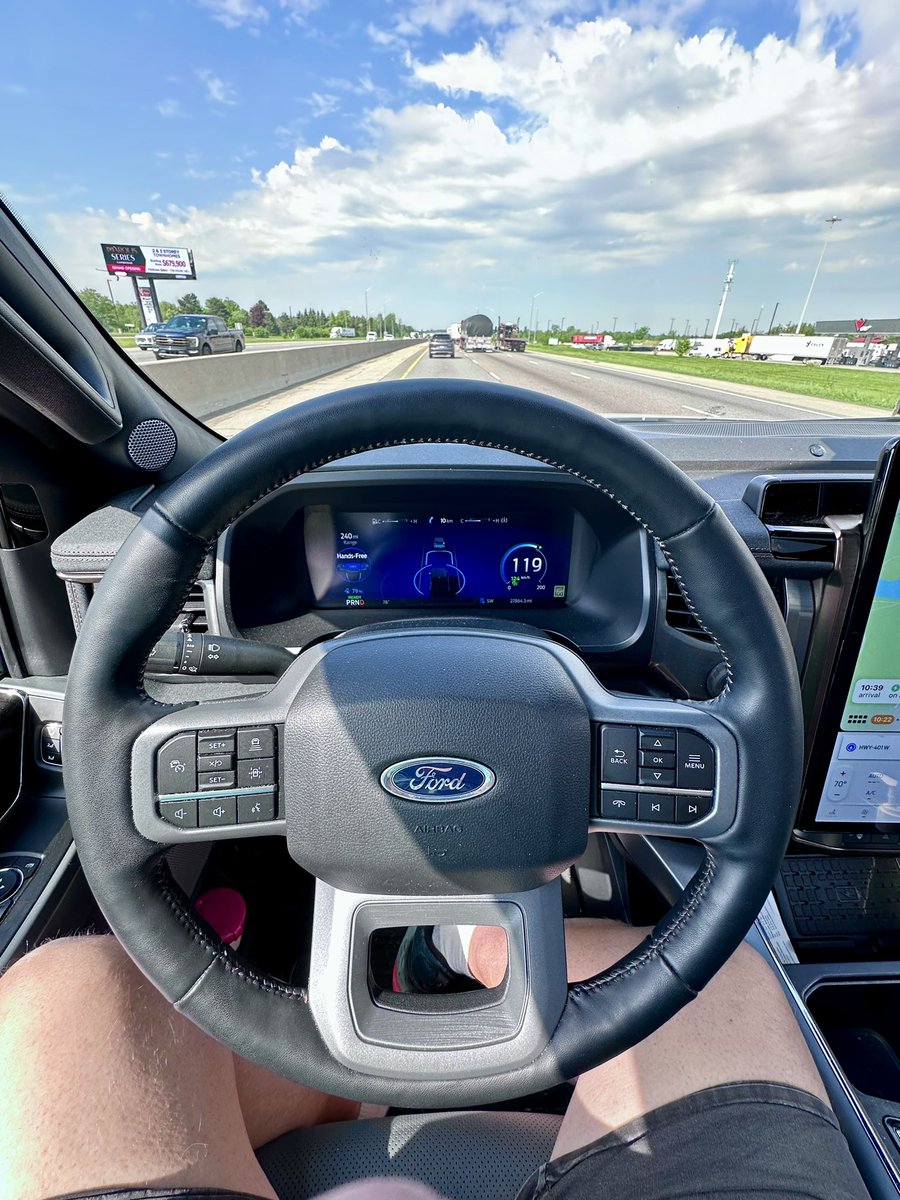 I absolutely love using @Ford BlueCruise make for such a relaxing drive. #F150Lightning #BlueCruise 
@FordCanada @FordTrucks