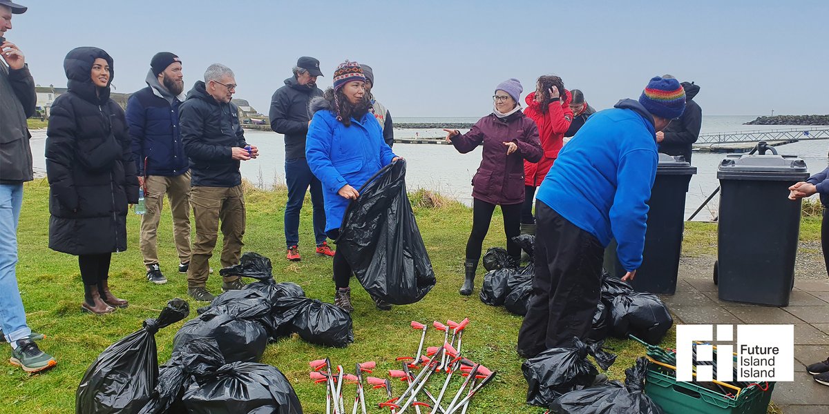 🌊 Join Us for The Big Rathlin #BeachClean!

📅 30 May 2024
⏰ 11 AM - 1 PM
📍 Harbour Bay, Rathlin 

Let's transform trash into treasure at the #RathlinSoundFestival 2024.

Get Your Tickets: bit.ly/3QWfs0l

Guided by Susann Power.
WP1: #ProductWasteEcosystems