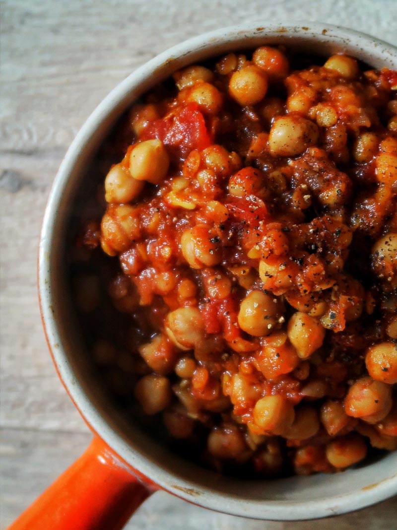 ⭐️Easy chana masala (chickpea curry) ⭐️

A simple and quick-to-make curry- ideal as a side dish or a main. Spicy, hearty, warming and filling.

Find the full recipe by following this link to my website 👉 theslimmingfoodie.com/easy-chana-mas…