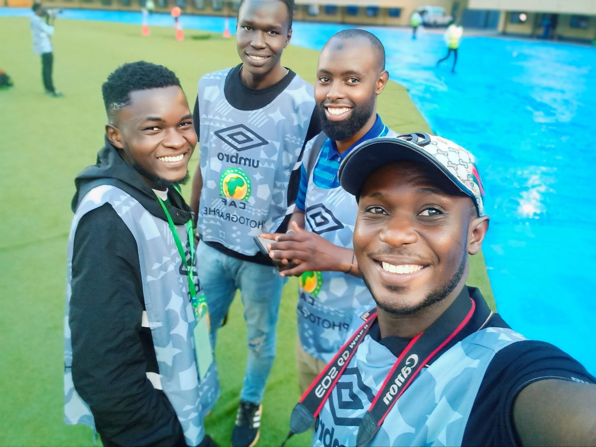 DanieNsubuga's tweet photo. Hello @JaleMorgan3 @sportslens1 , smile for the ๐คณ https://t.co/x1zYZ5wA0o