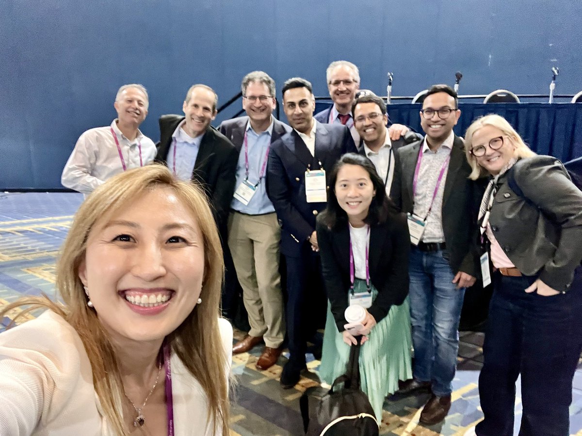 My traditional selfie featuring my giant head, but the real stars are the incredible people in the background at #DDW24!
<a href="/DDWMeeting/">Digestive Disease Week</a> <a href="/vipuljairath/">Vipul Jairath MBChB DPhil</a> <a href="/ShomronH/">Shomron Ben-Horin</a> <a href="/JakobBegunMD/">Jakob Begun</a> <a href="/MaterIBD/">Mater IBD Centre</a>
