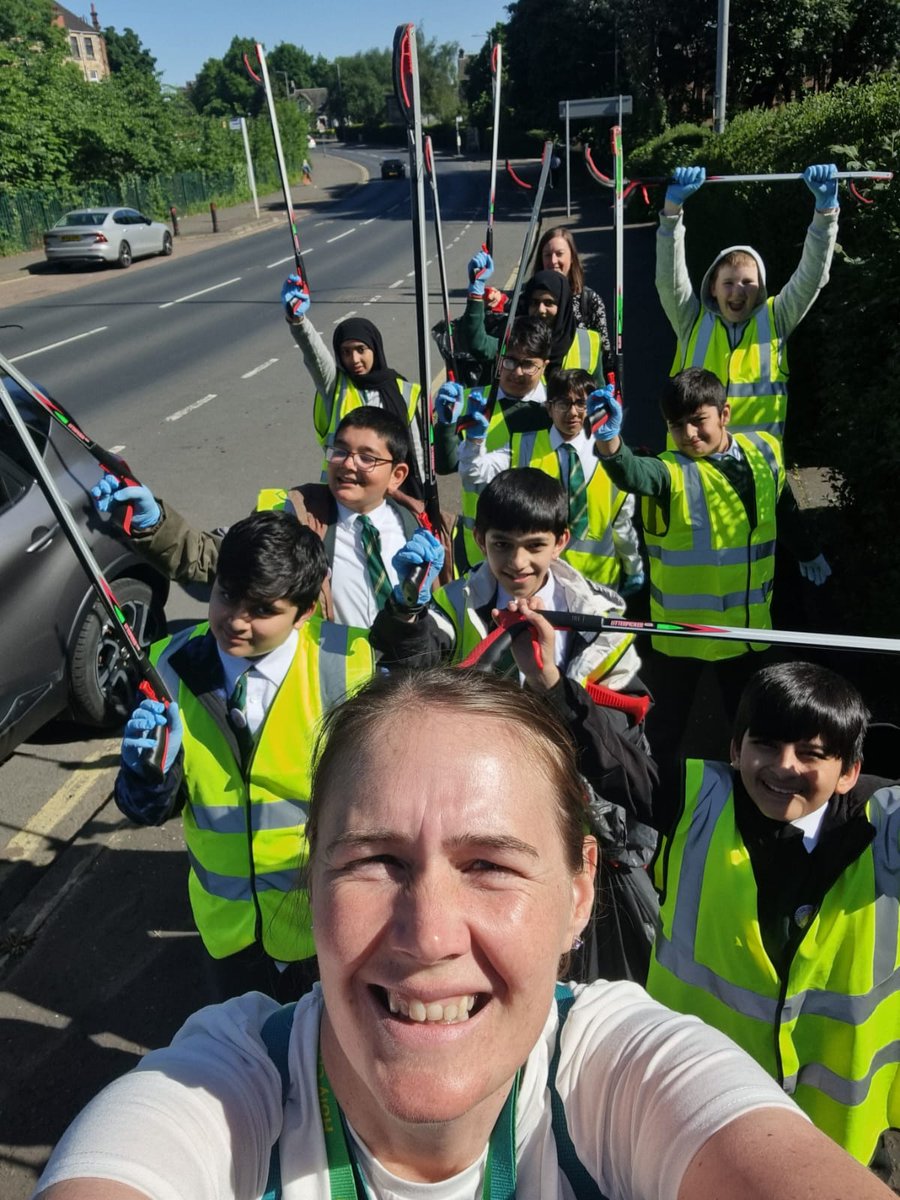 HolyCrossPri's tweet image. Our wonderful &apos;Glitter Squad&apos; took part in a litter pick in the local area with staff from @asda Toryglen as part of the @TheBigHelpOut24 initiative. They were then lucky enough to enjoy a tour of @HampdenPark. Such a fantastic opportunity! #TheBigHelpOut  #sustainability