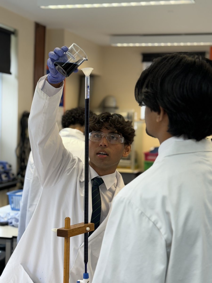 Today our Year 12 chemists took part in the @RoySocChem Schools' Analyst Competition, taking on the role of analytical chemists and investigating ingredient lists 🧪🧑‍🔬 #Chemistry #ChigwellSixthForm #STEM #RoyalSocietyChemistry #RSC #AcademicExcellence #ChemistryALevel