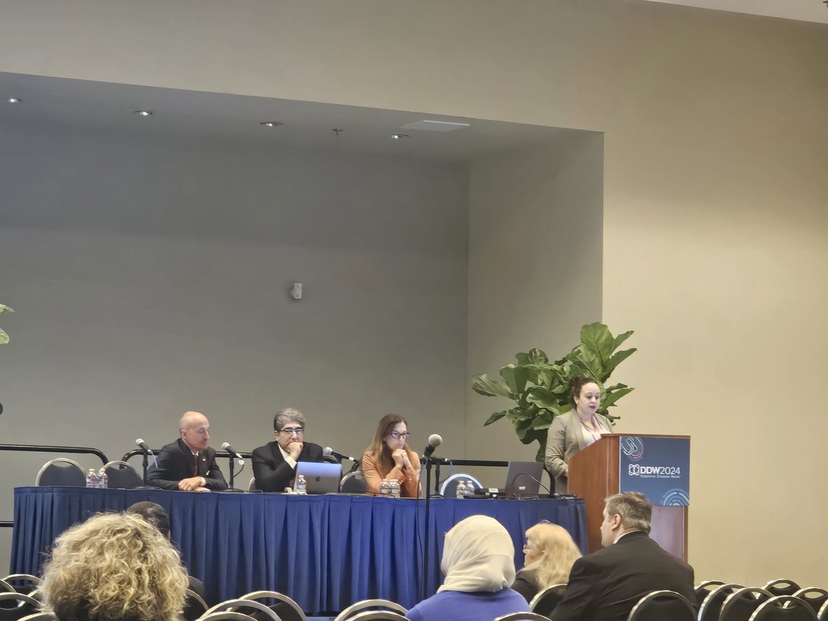 DrSabha's tweet photo. Interesting results from Berne on watchful waiting after cCR in esophageal cancer. #DDW2024 #SSAT24 https://t.co/NRfb3mN17p