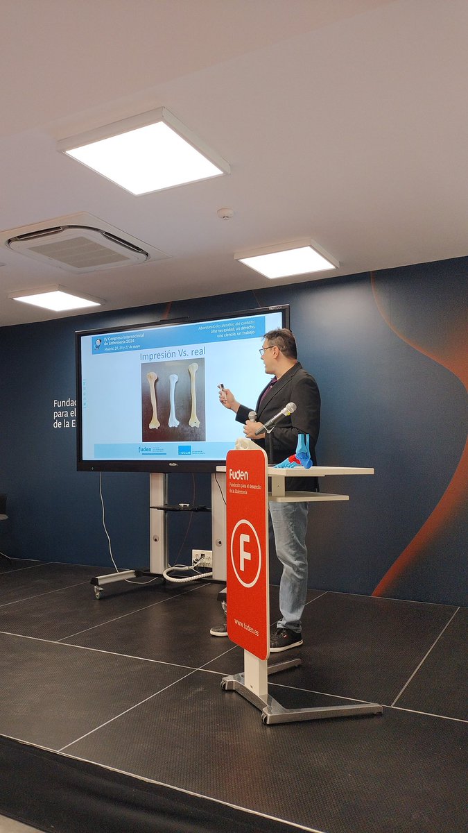 Ponencia en el IV Congreso Internacional de Enfermería de la <a href="/fuden_es/">Fundación FUDEN</a> sobre la importancia de la impresión 3D en la docencia en Anatomía en Enfermería de mano de nuestro compañero Rodrigo! <a href="/UAHes/">Universidad Alcalá</a>